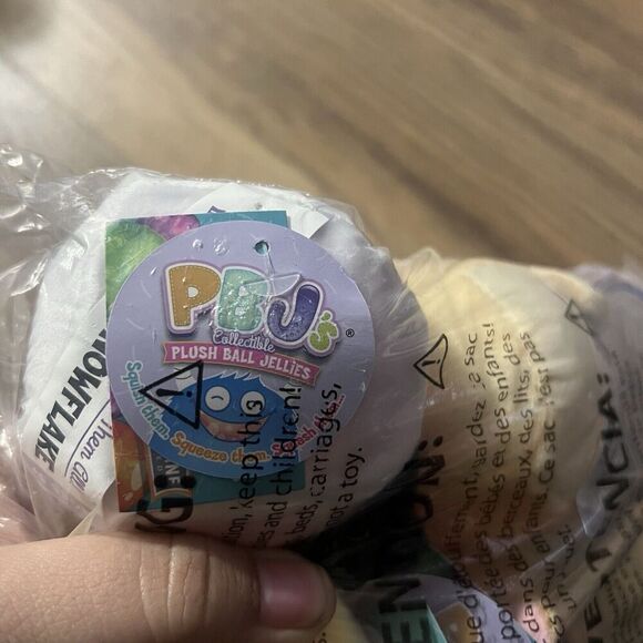 6 Pack Plush Ball Jellies NWT Squeeze christmas Santa PBJ Squish Elf Reindeer - Picture 3 of 4